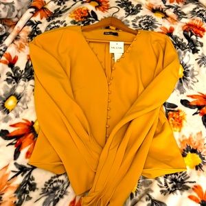 Women’s Blouse//Size:Large//Brand: INA(i:na)//Color:Mustard Beige